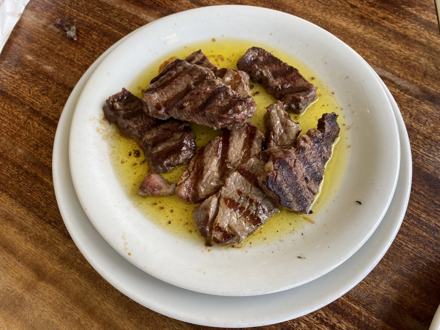 Uzan Et Mangal'da ızgaradan çıkan et